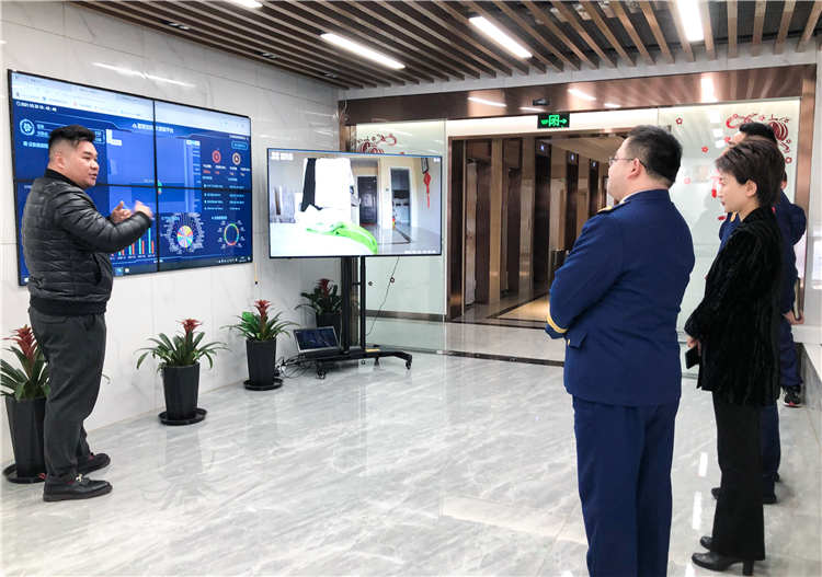 南通市崇川區(qū)消防大隊(duì)領(lǐng)導(dǎo)蒞臨我公司參觀指導(dǎo)